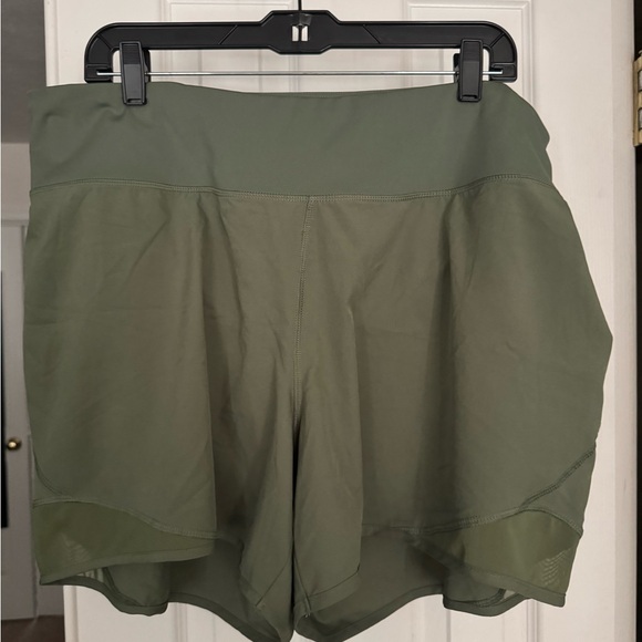 Old Navy Green Athletic Shorts Lightweight Fit - Picture 1 of 5